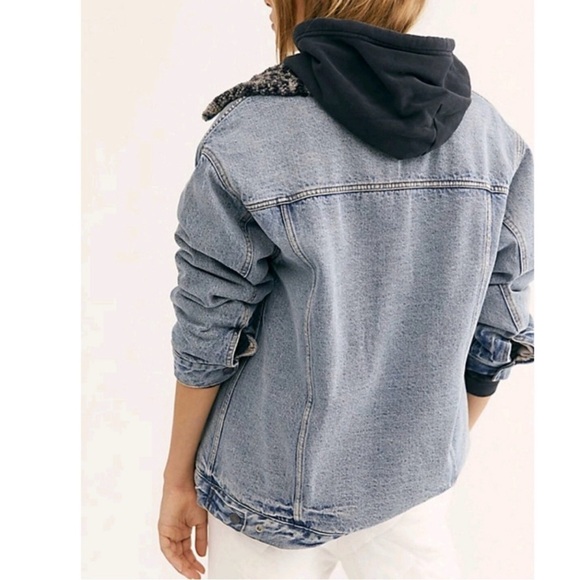 We the Free Denim Sherpa-Lined Jacket - Picture 2 of 10